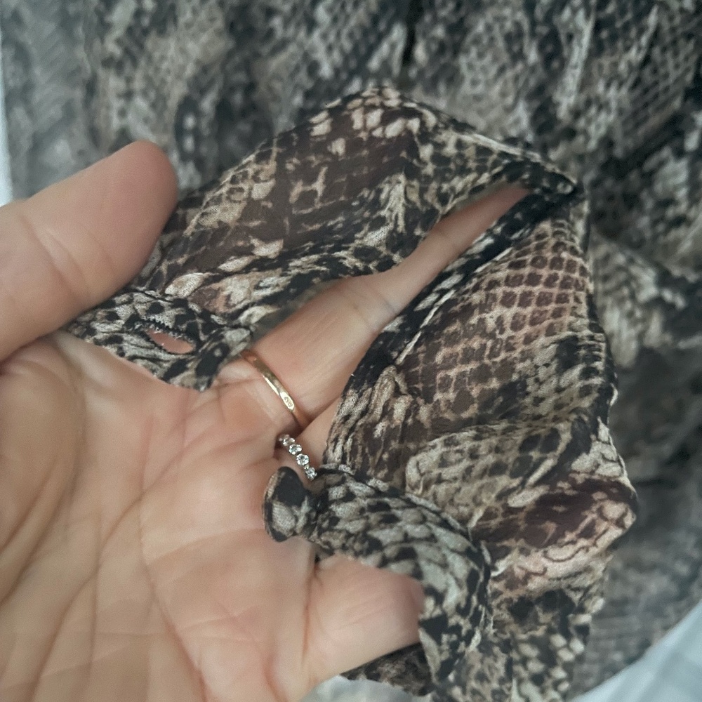 Nwt Veronica Beard Python Print Lowell Blouse Sz 4 - image 5